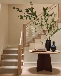 22 Refined Round Entry Table Ideas That Instantly Upgrade Your Home’s First Impression